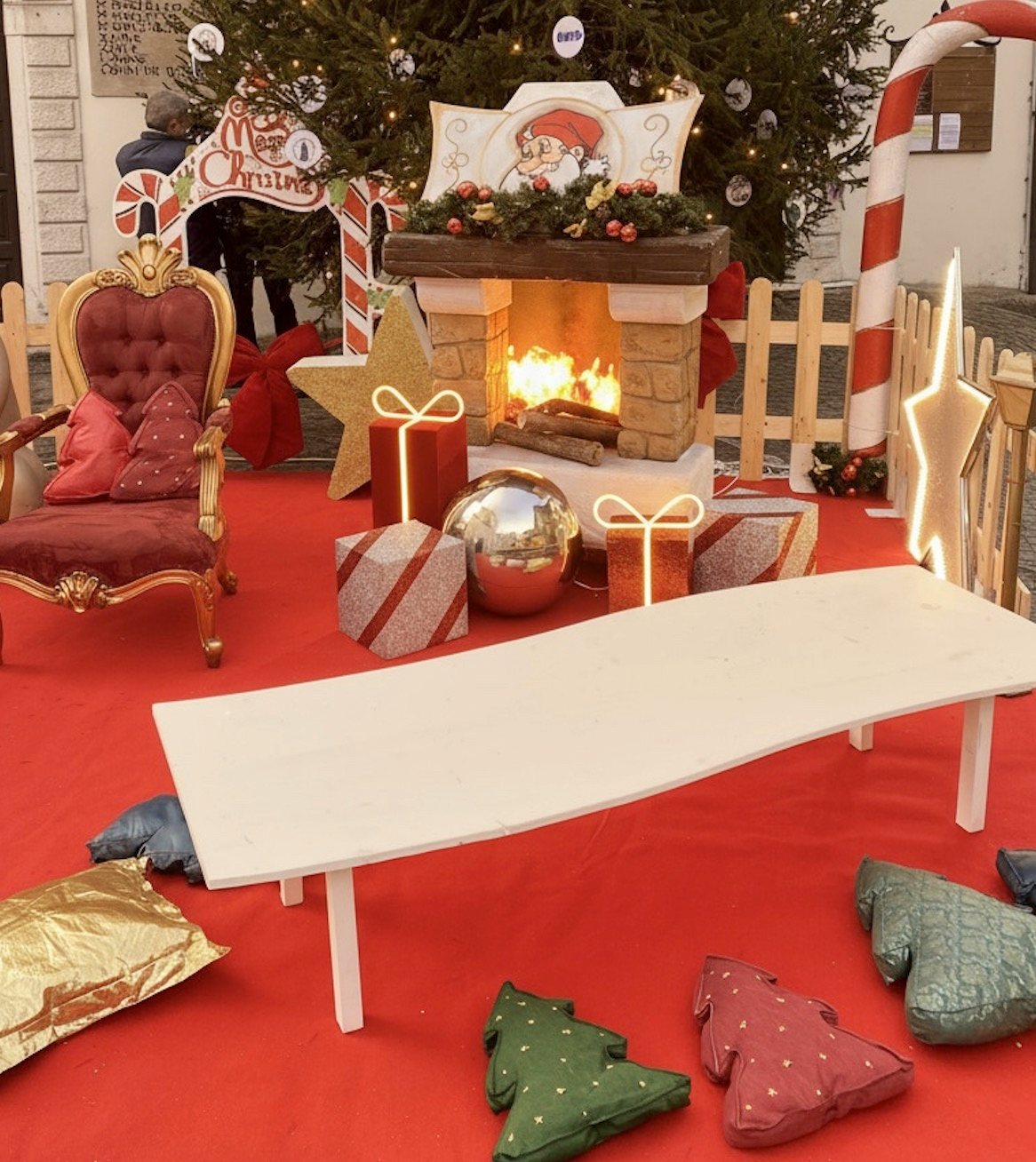 SALOTTO DI BABBO NATALE con zona letterine