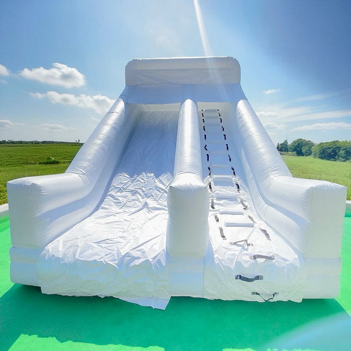 Scivolo Gonfiabile Bianco 6×4 mt Personalizzabile